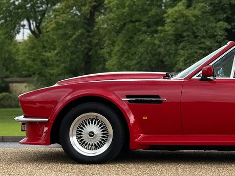 Aston Martin V8 VOLANTE 13