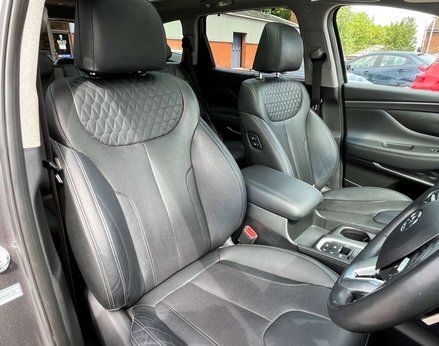 Hyundai SANTA FE 2.2 Santa Fe Premium SE CRDi Auto 4WD 5dr 81
