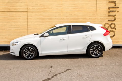 Volvo V40 T2 MOMENTUM NAV PLUS 9
