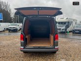 Volkswagen Transporter AUTO SWB L1H1 Low Roof Highline T30 Air Con Alloys Sensors EURO 6 8