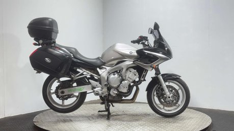 Yamaha FZ 600 2004 31K MOT RECENTLY SERVICED 600CC FULL LUGGAGE 1