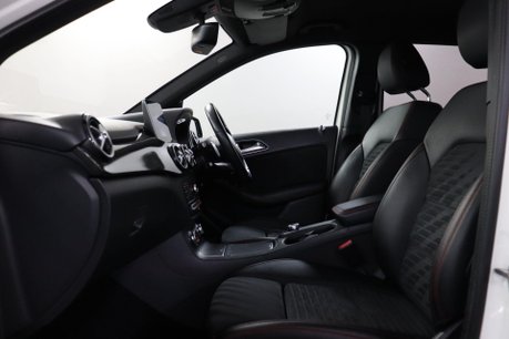 Mercedes-Benz B Class B 180 D AMG LINE PREMIUM 42