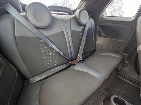 Fiat 500 C CONNECT MHEV 27