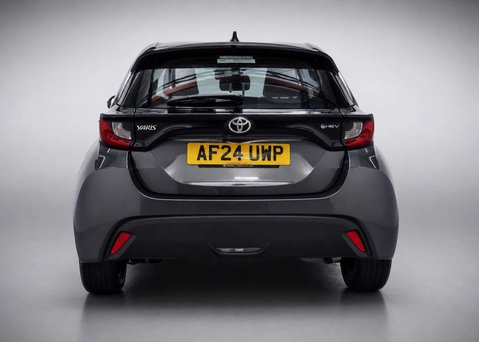Toyota Yaris 1.5 Yaris Icon HEV CVT 5dr 11