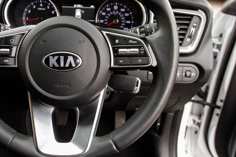 Kia Ceed 3 ISG 19