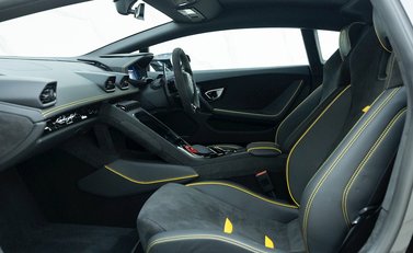 Lamborghini Huracan LP640-2 Tecnica 10