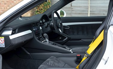 Porsche 911 (991.2) Carrera 4 GTS 17