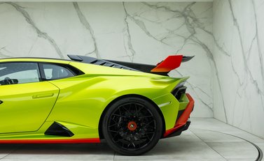 Lamborghini Huracan STO 64
