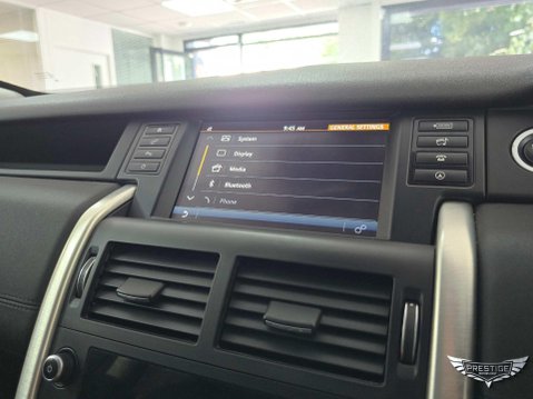 Land Rover Discovery Sport 2.0 TD4 SE Tech Auto 4WD Euro 6 (s/s) 5dr 39