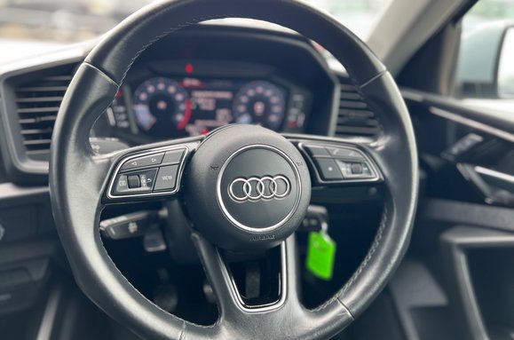 Audi A1 SPORTBACK 1.0 TFSI TECHNIK 37