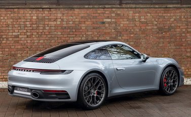 Porsche 911 Carrera 4S (992) 7