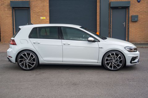 Volkswagen Golf 2.0 Golf R TSi Semi-Auto 4WD 5dr 9
