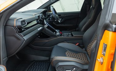Lamborghini Urus 17