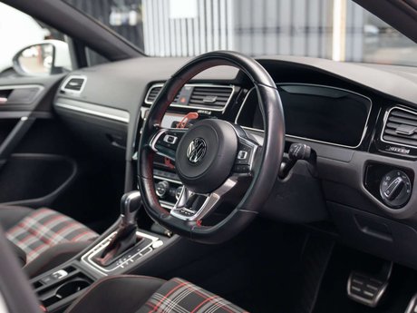 Volkswagen Golf 2.0 Golf GTi Performance TSi Semi-Auto 5dr 6