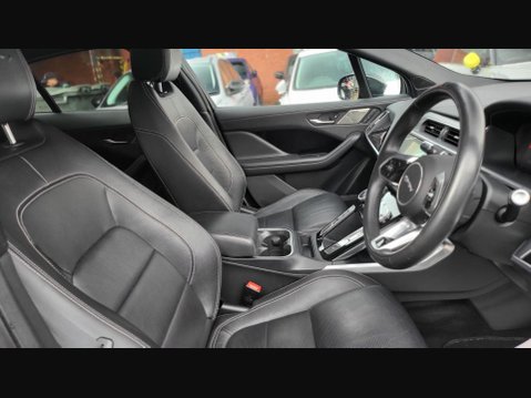 Jaguar I-Pace BLACK 18
