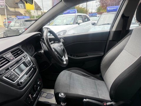 Hyundai i20 1.2 Blue Drive SE Euro 6 (s/s) 5dr 35