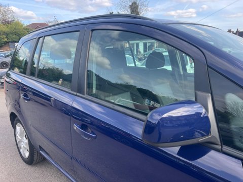 Vauxhall Zafira 1.6 16V Exclusiv Euro 5 5dr 12
