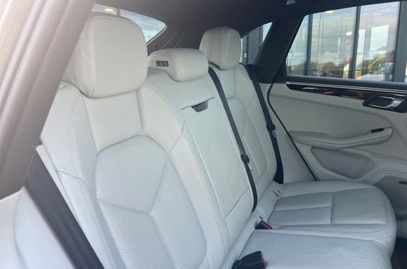 Porsche Macan 3.0 S PDK 4WD AUTO £12000 OF EXTRAS 29