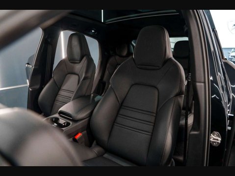 Porsche Cayenne 3.0 V6 E-Hybrid 25.9kWh Black Edition Coupe 5dr Petrol Plug-in Hybrid Tiptr 28