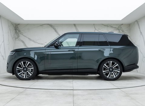 Land Rover Range Rover P440e HSE 2