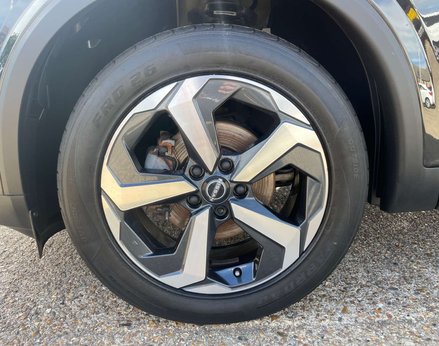 Nissan Qashqai 1.3 Qashqai N-Connecta DiG-T MHEV 5dr 15