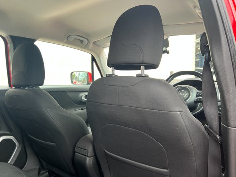 Jeep Renegade (Sold) 1.4T MultiAirII Longitude SUV 5dr Petrol DDCT Euro 6 (s/s) (140 ps) 12