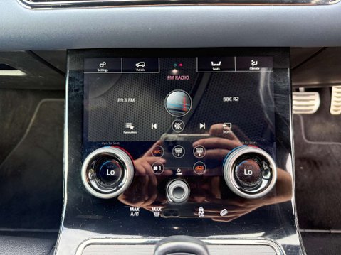 Land Rover Range Rover Evoque 2.0 Range Rover Evoque R-Dynamic SE D Auto 4WD 5dr 58