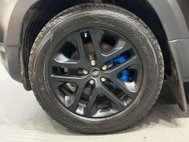 Land Rover Defender 2.0 SD4 S SUV 5dr Diesel Auto 4WD Euro 6 (s/s) (240 ps) 54