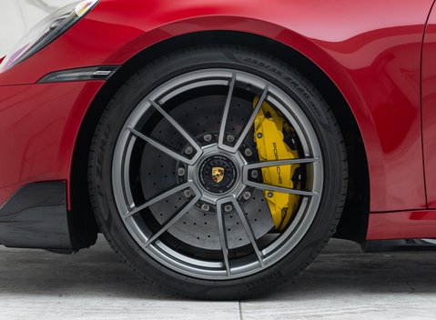 Porsche 911 Turbo S (992) Lightweight 37