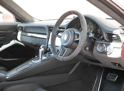 Porsche 911 (991) GT2 RS 11