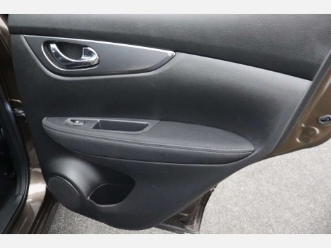 Nissan Qashqai 1.2 Qashqai N-Connecta DiG-T 5dr 20