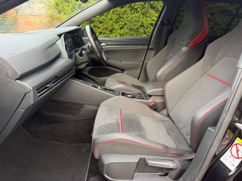 Volkswagen Golf 2.0 Golf Clubsport GTi TSi Semi-Auto 5dr 28