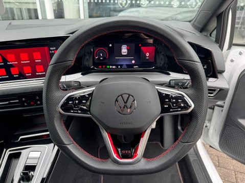 Volkswagen Golf GTI TSI DSG 34