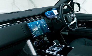 Land Rover Range Rover D350 Autobiography LWB 7 Seater 14