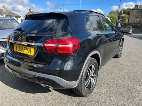 Mercedes-Benz GLA GLA 180 URBAN EDITION 12