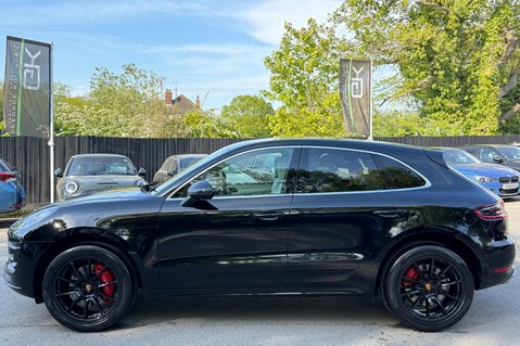 Porsche Macan TURBO PDK - TWO OWNERS -LANE ASSIST -20 INCH ALLOYS -APPLE CAR PLAY 10