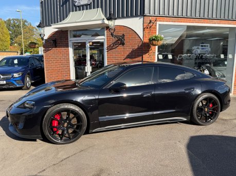 Porsche Taycan GTS 9