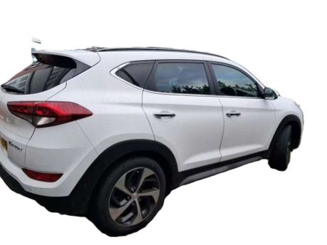 Hyundai TUCSON 1.7 CRDi Blue Drive Premium SE SUV 5dr Diesel DCT Euro 6 (s/s) (141 ps) 4