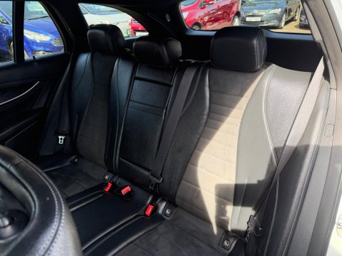 Mercedes-Benz E Class 2.0 E300de 13.5kWh AMG Line (Premium) G-Tronic+ Euro 6 (s/s) 5dr 52