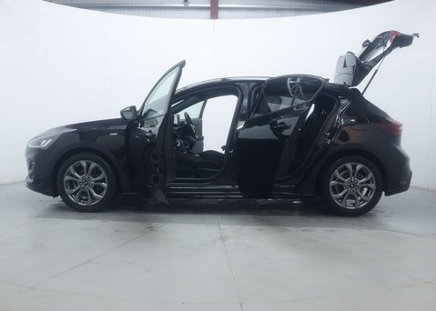 Ford Focus 1.0 Focus ST-Line MHEV Auto 5dr 52