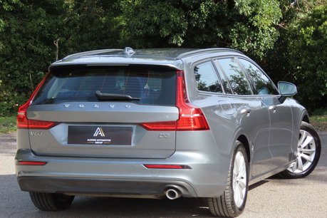 Volvo V60 2.0 D3 Momentum Estate 5dr Diesel Manual Euro 6 (s/s) (150 ps) 4