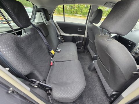 Toyota Yaris T SPIRIT MM VVT-I 18