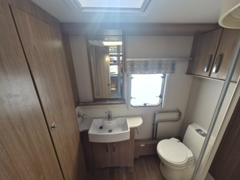 Coachman VIP 460  14