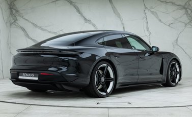 Porsche Taycan 4S 3