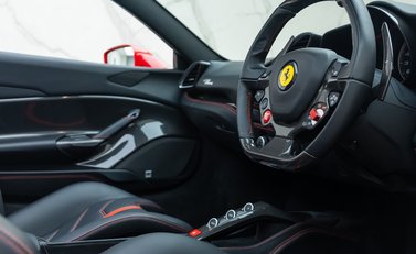 Ferrari 488 SPIDER 13