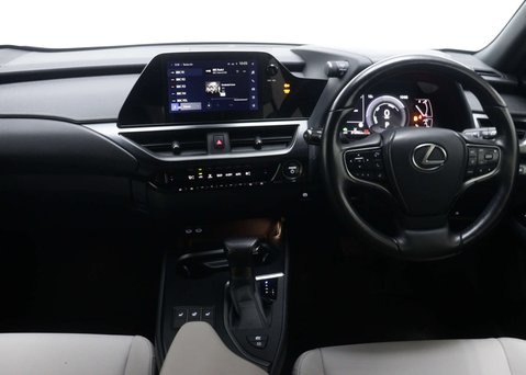 Lexus Ux 2.0 UX 250H F Sport Design 4x2 CVT 5dr 19
