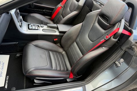 Mercedes-Benz SLC SLC 200 AMG LINE - AIRSCARF -9 MERCEDES SERVICES -HEATED SEATS -PAN ROOF 4