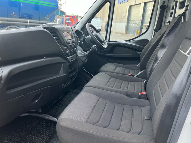 Iveco Daily Daily 35C14 2.3 3750 WB Business Luton Van 9