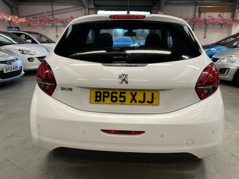 Peugeot 208 ALLURE 4