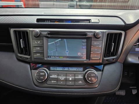 Toyota Rav 4 VVT-I INVINCIBLE Auto 16